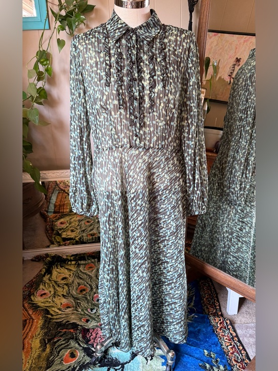 Emma James Dresses & Skirts - Emma James Mint and Black Long-Sleeve Geometric Patterned Midi Dress, size 14